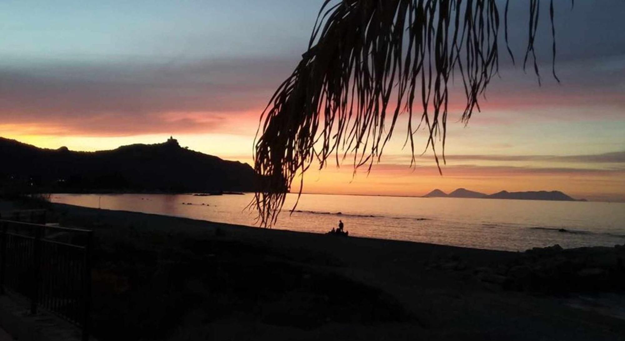 Appartamenti La Baia Del Rais Falcone Εξωτερικό φωτογραφία